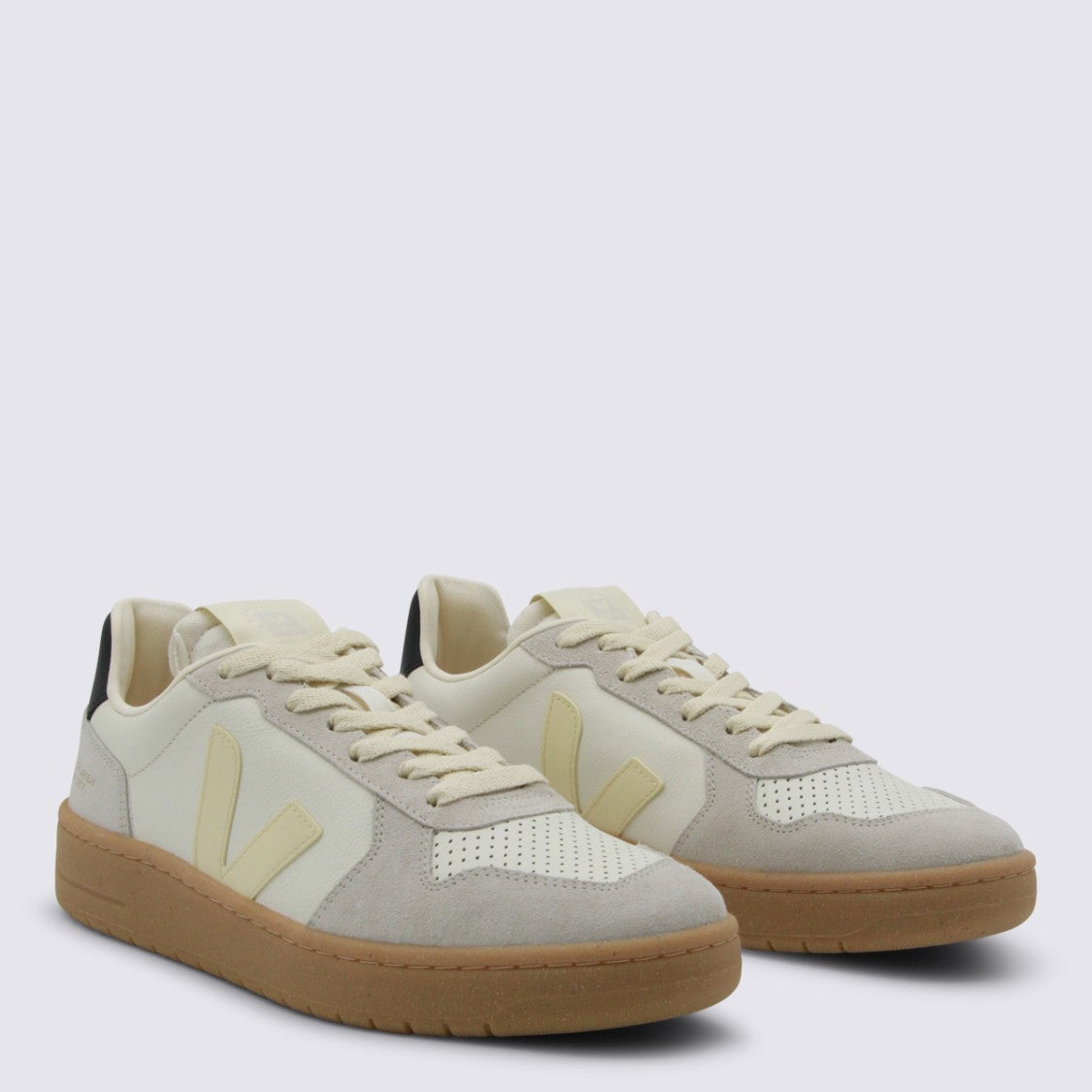 Veja Low-Top Sneakers With Suede Overlays