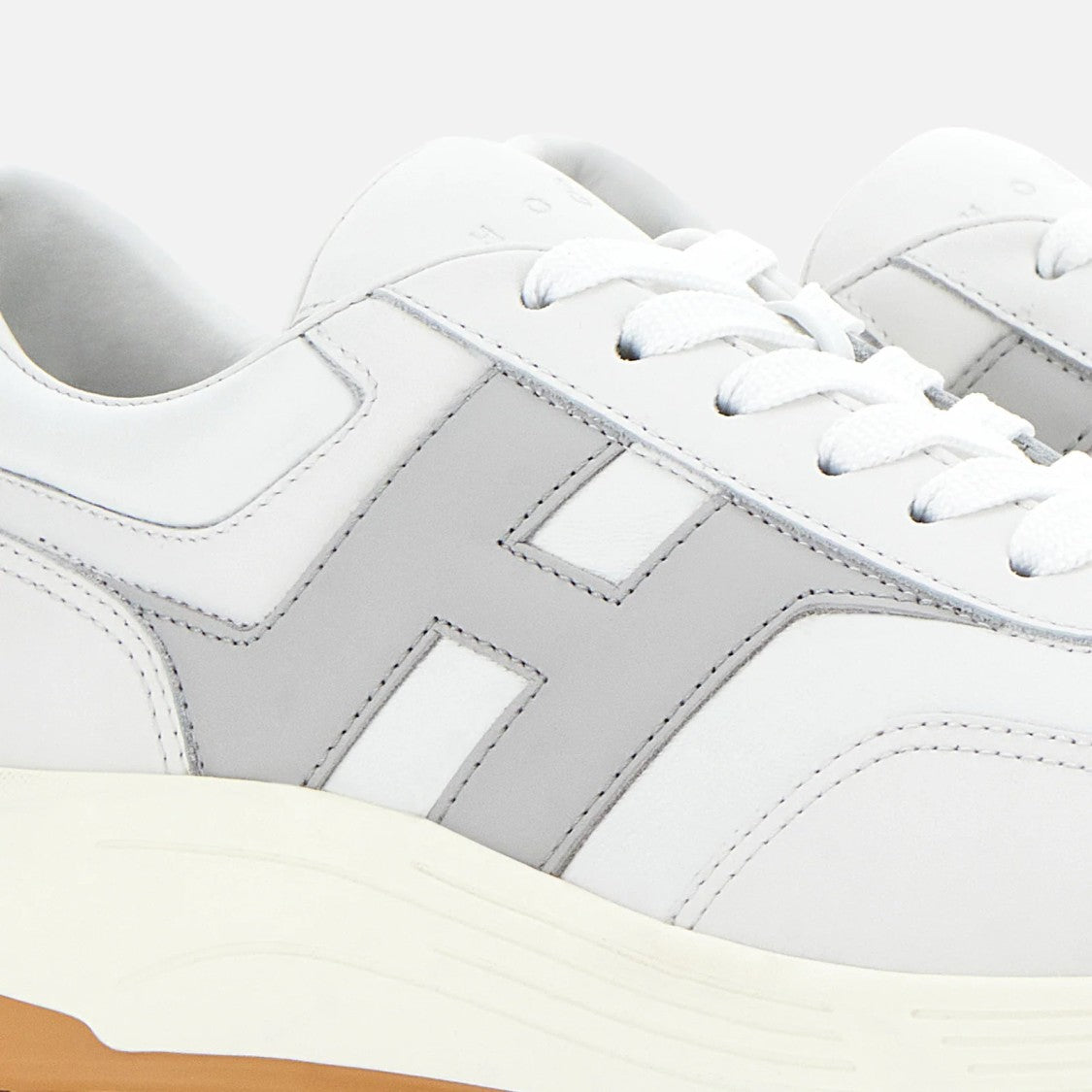 Hogan Hyperlight Allacciato H Sneakers In White Grey