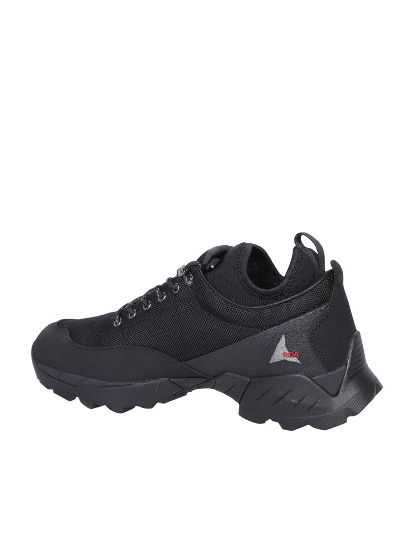 Roa Sporty Black Sneakers With Breathable Mesh