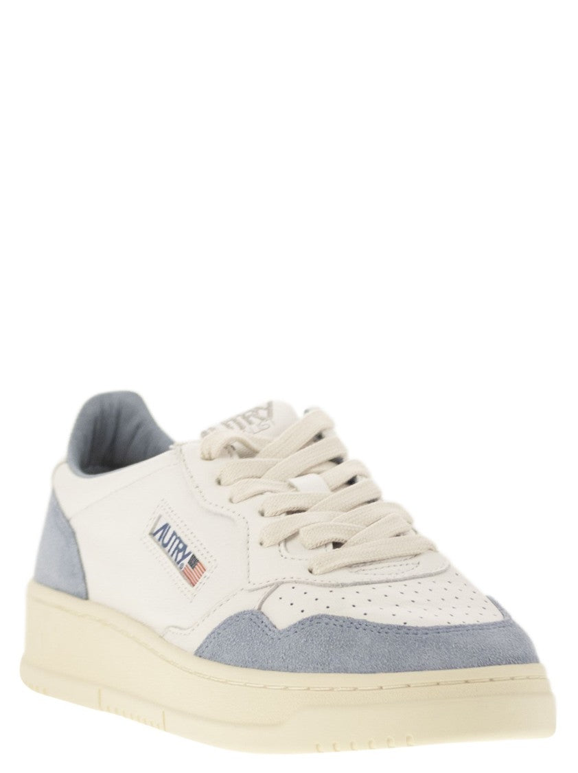 Autry Medalist Low - White Leather And Suede Sneakers In Powder