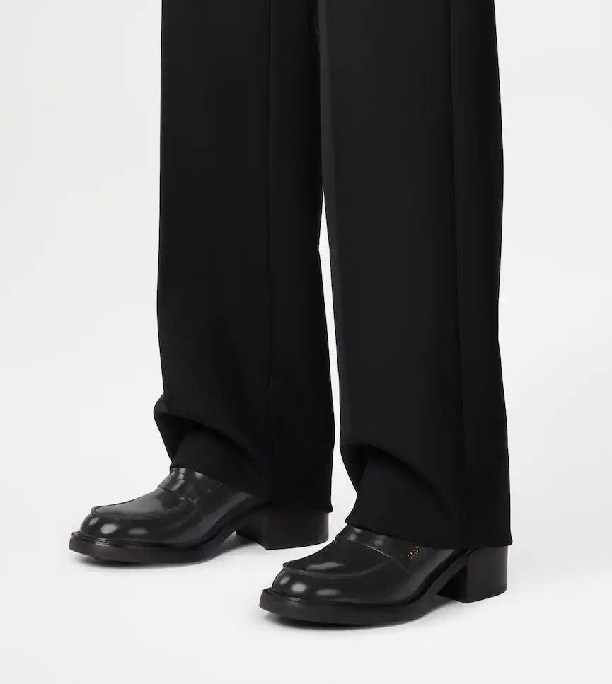 Tod's Refined Black Calfskin Loafers With Timeless Design
