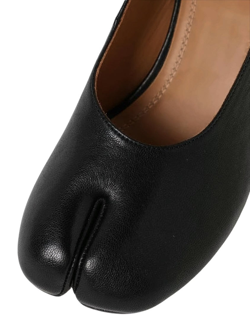Maison Margiela Slingback Black Leather Pumps With Split-Toe Design