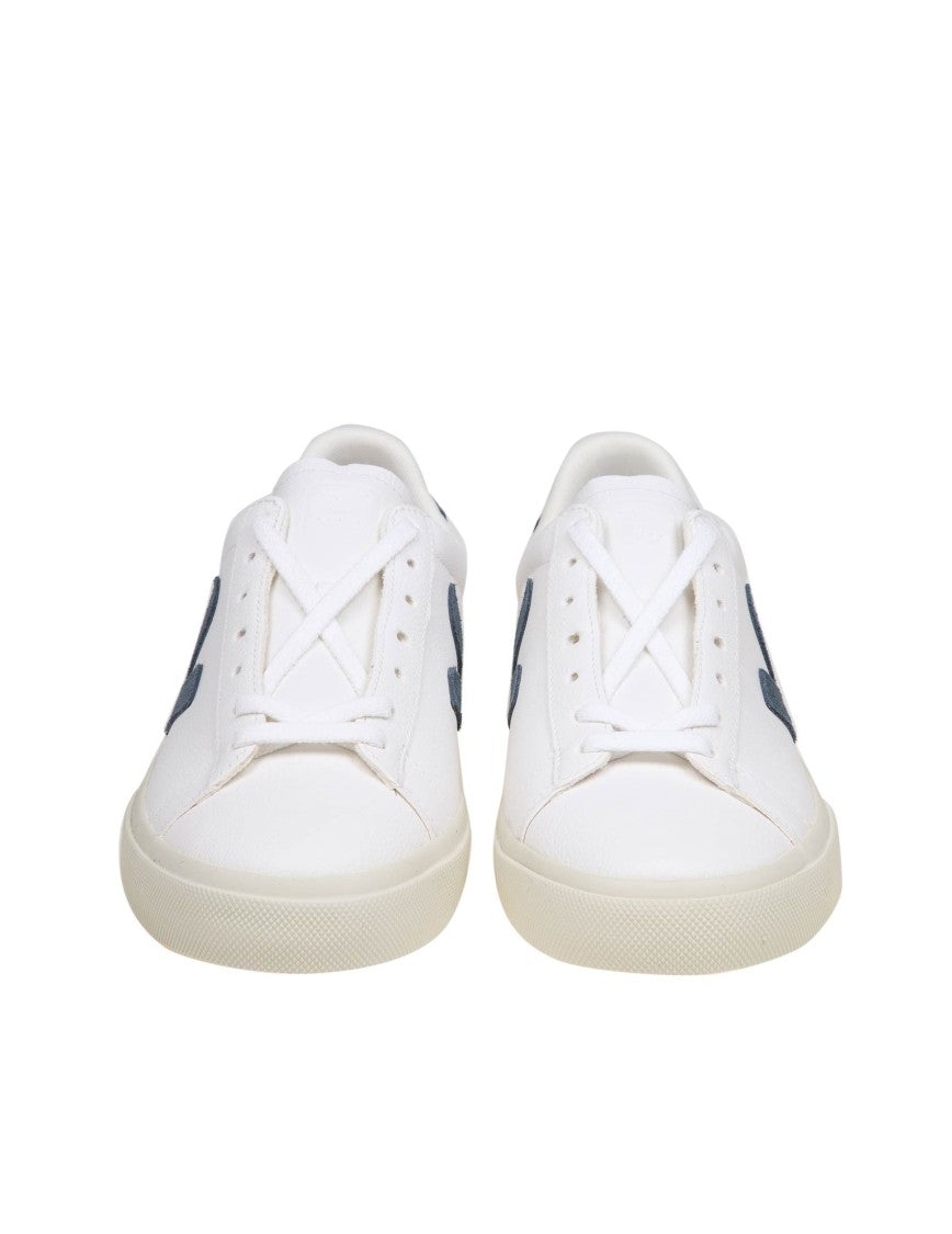 Veja Campo Chromefree In White/Blue Leather