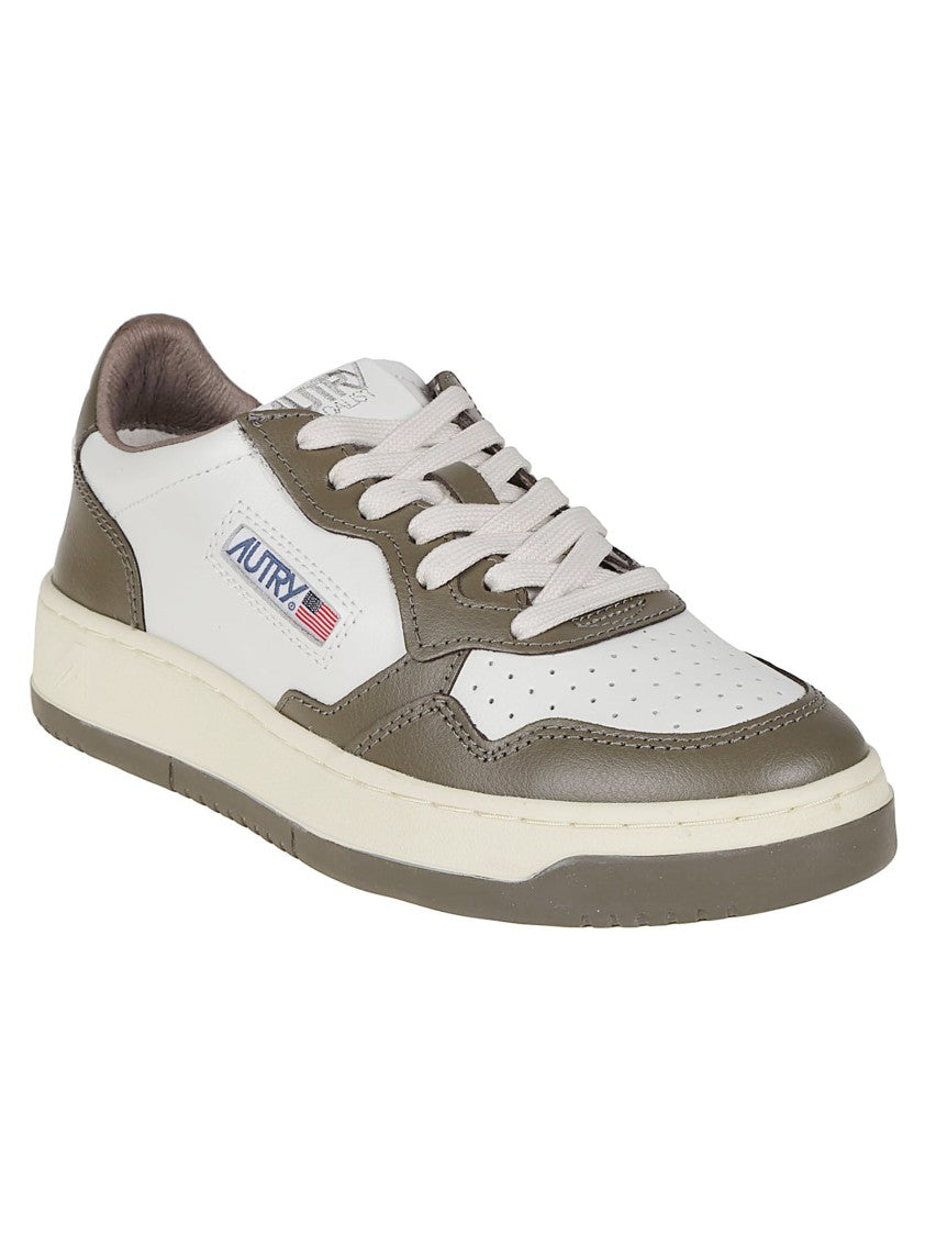 Autry Medalist Low Perforated Cow Leather Sneakers