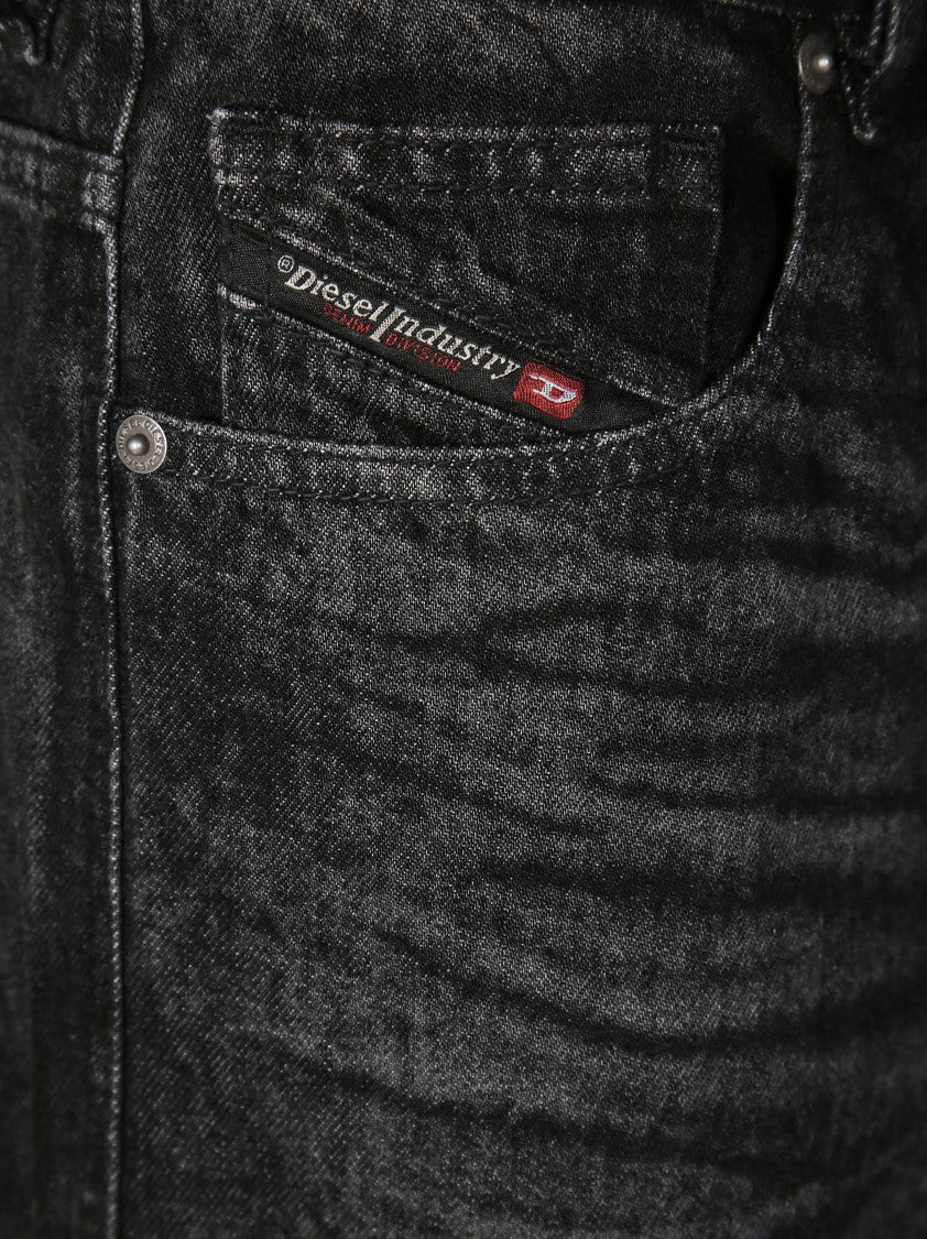 Diesel Straight-Leg Pants With Tailored Fit And Minimalist Design