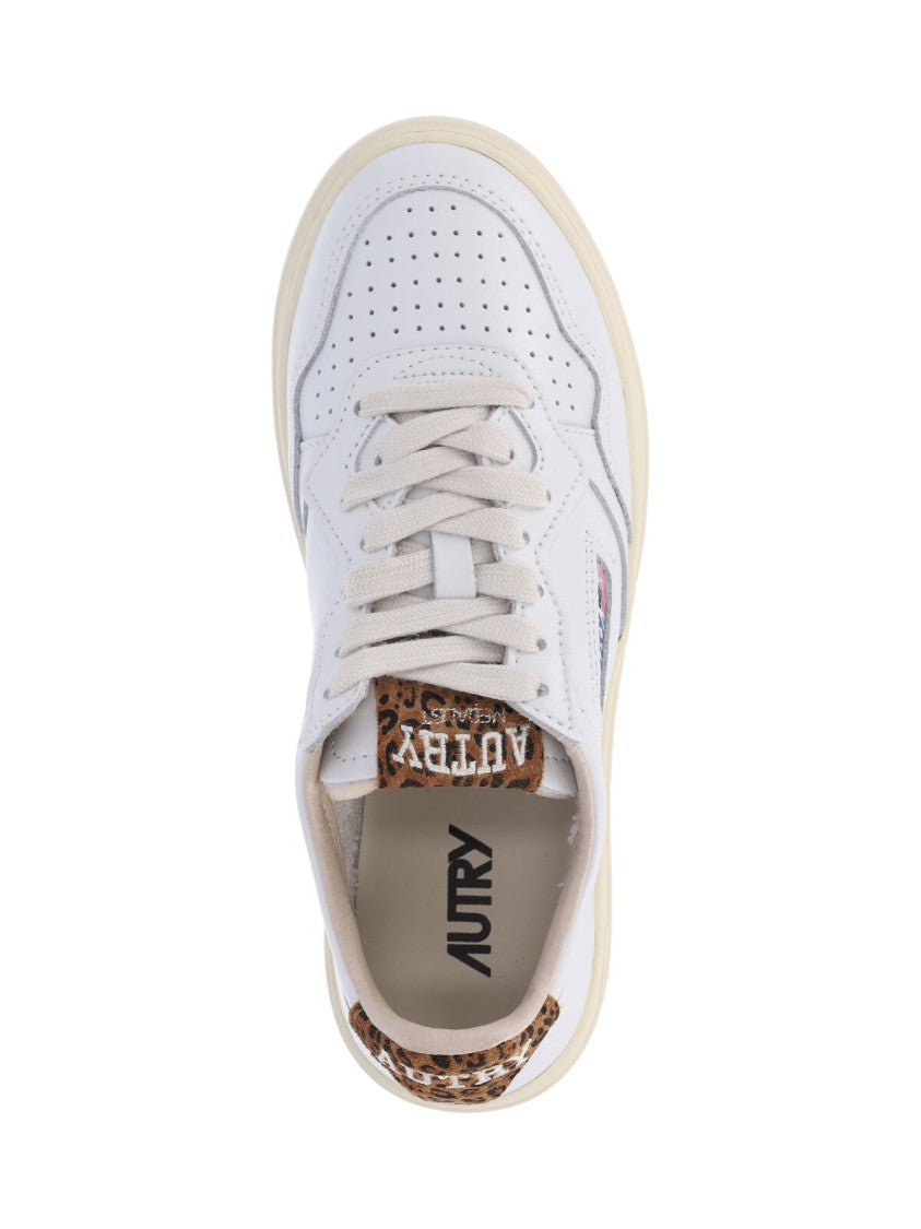 Autry Smooth White Leather Low-Top Sneakers With Contrasting Tab