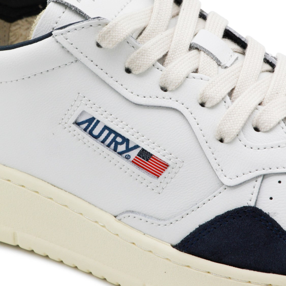 Autry White Navy Blue Medalist Suede Leather Low-Top Sneakers