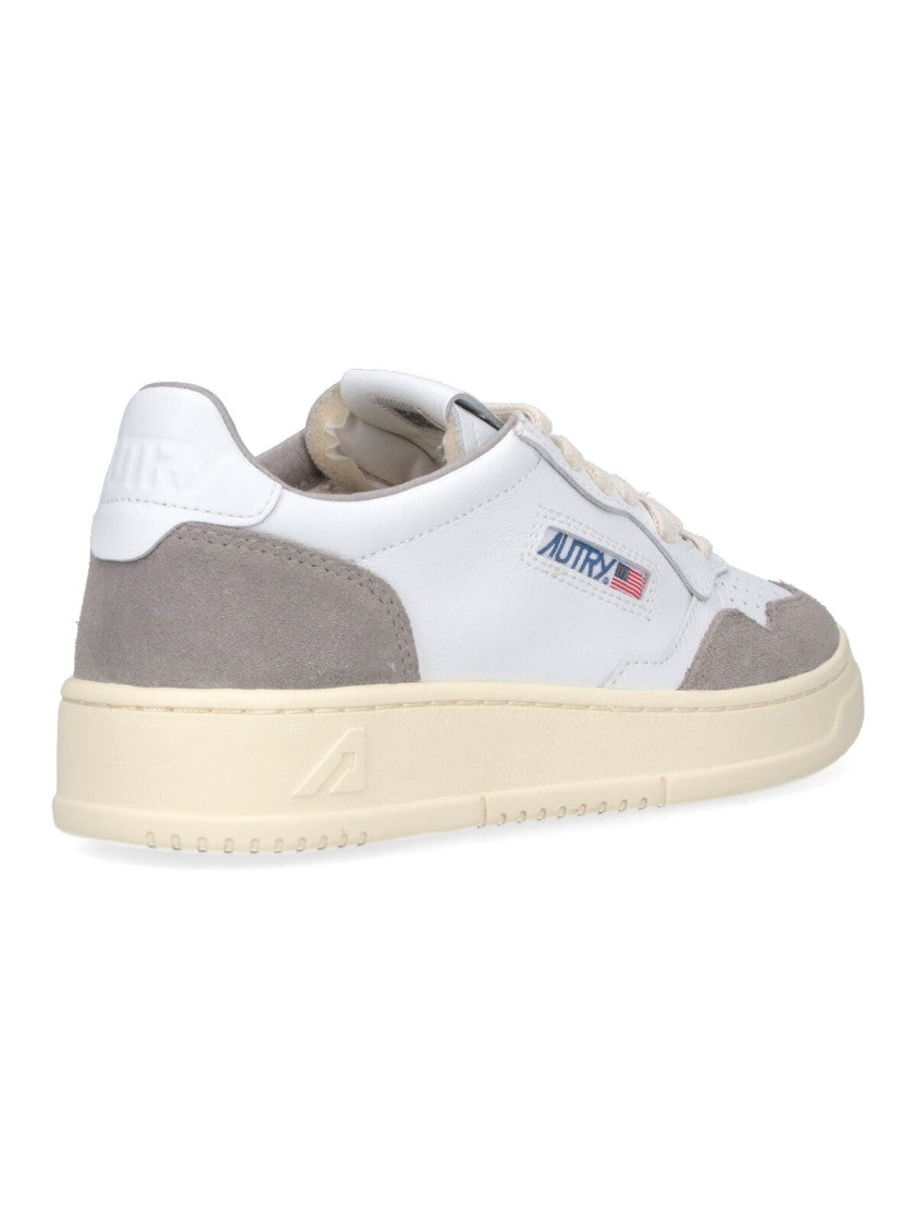 Autry "Medalist" Low Sneakers White