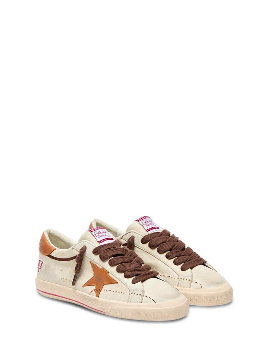 Golden Goose Vintage-Inspired Low-Top Sneakers With Distinctive Star Emblem