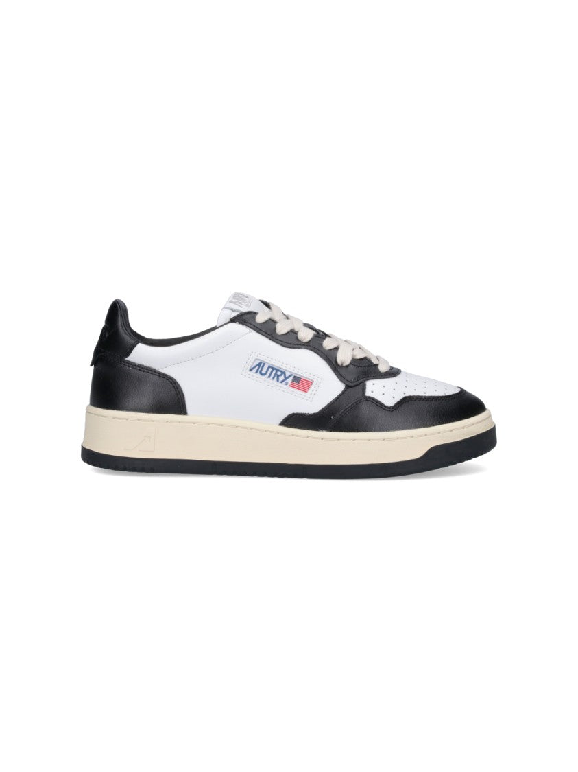 Autry "Medalist" Low Sneakers, In White Leather