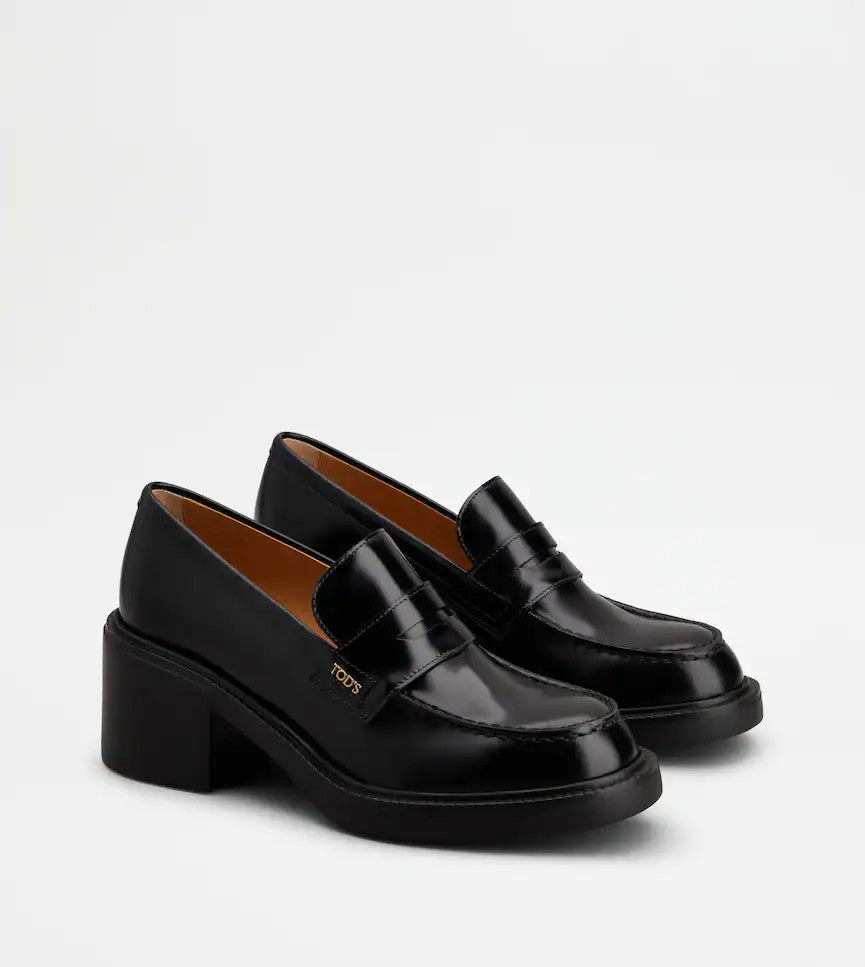 Tod's Refined Black Calfskin Loafers With Timeless Design