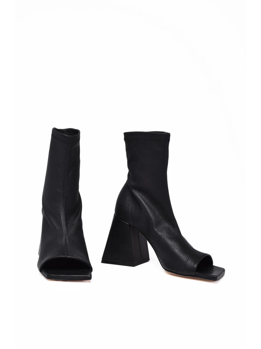 Vic Matié Black Tapered Square Heel Leather Sandals