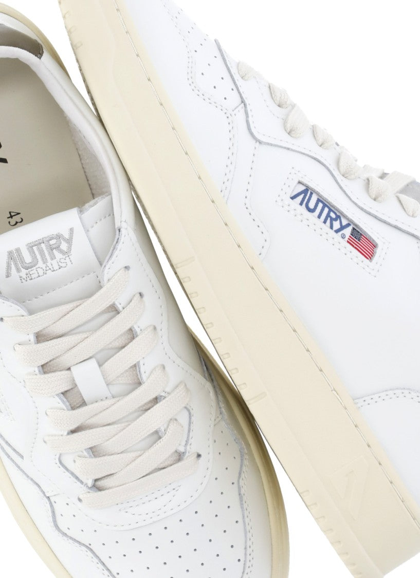 Autry White Medalist Low Leather Sneakers