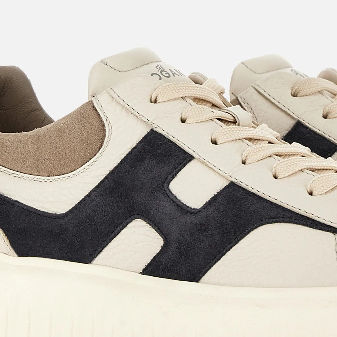 Hogan H-Stripes Allacciato H Spezzata Sneakers In White