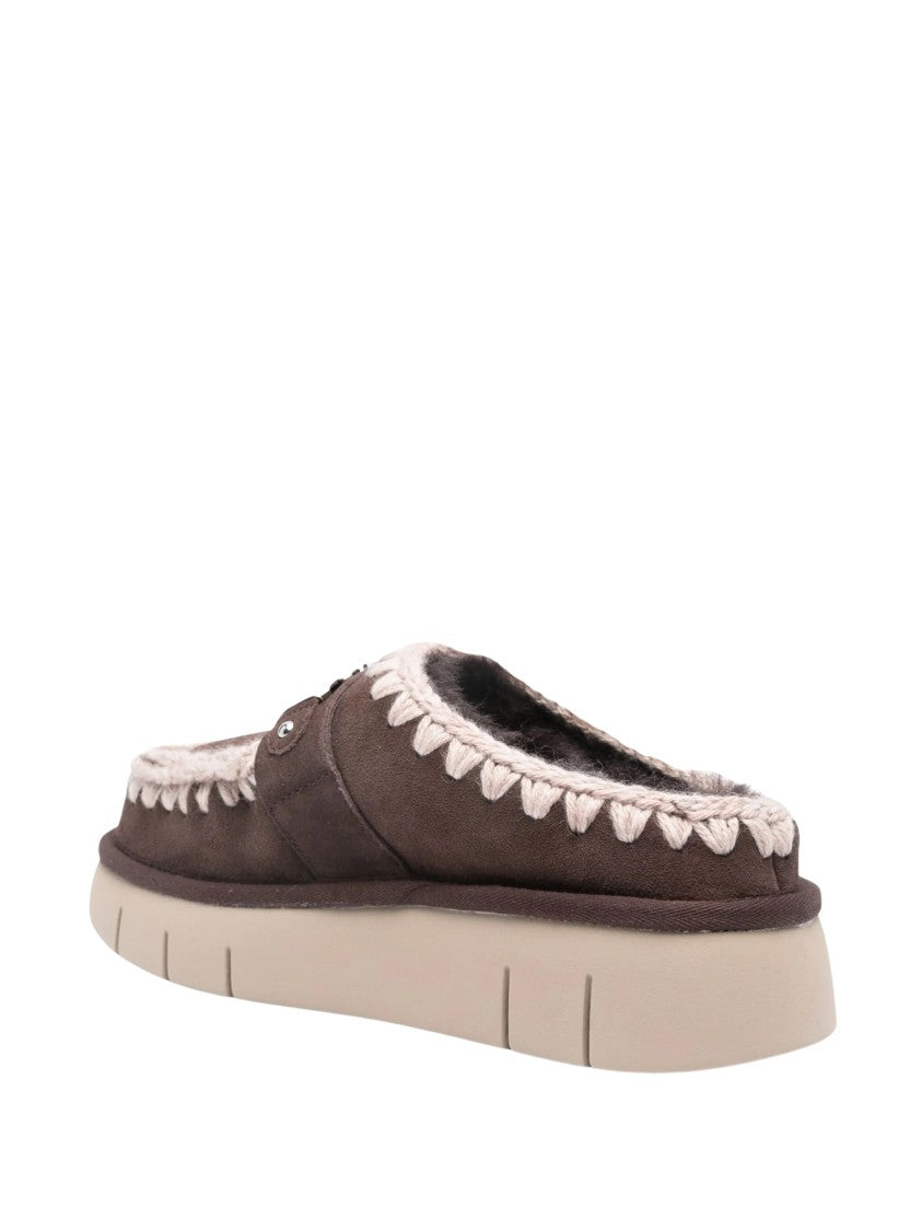Mou Soft Sheepskin Slip-On Shoes With Decorative Stitching