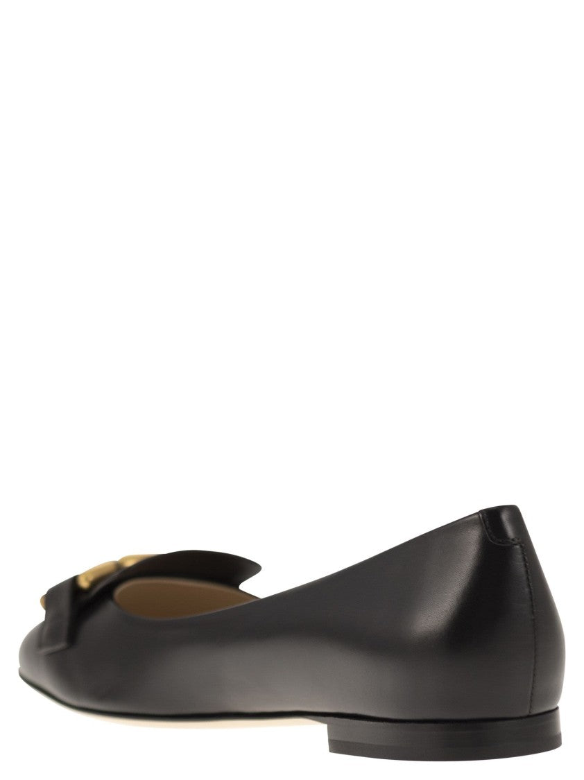 Tod's Leather Ballerina With Accessory