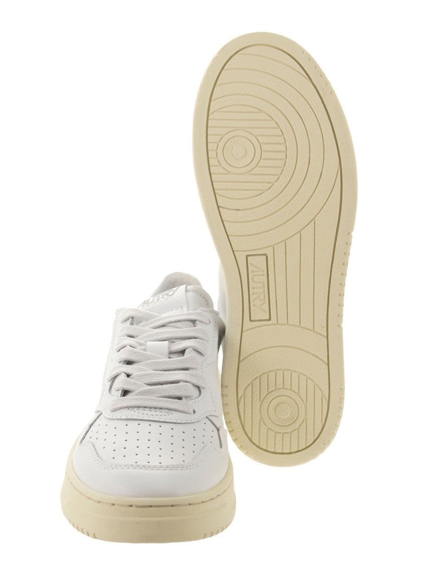 Autry Medalist Low - Leather Sneakers