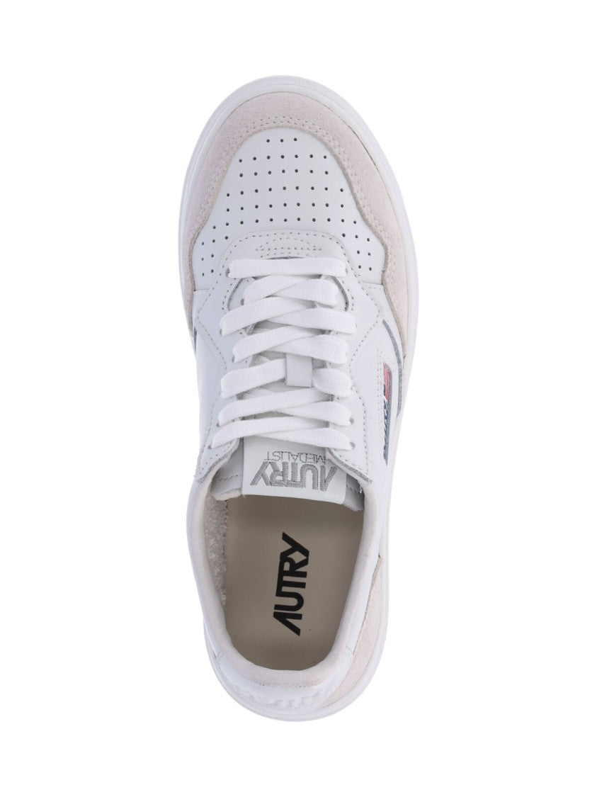 Autry Round Toe Low-Top Sneakers With Lace Closure