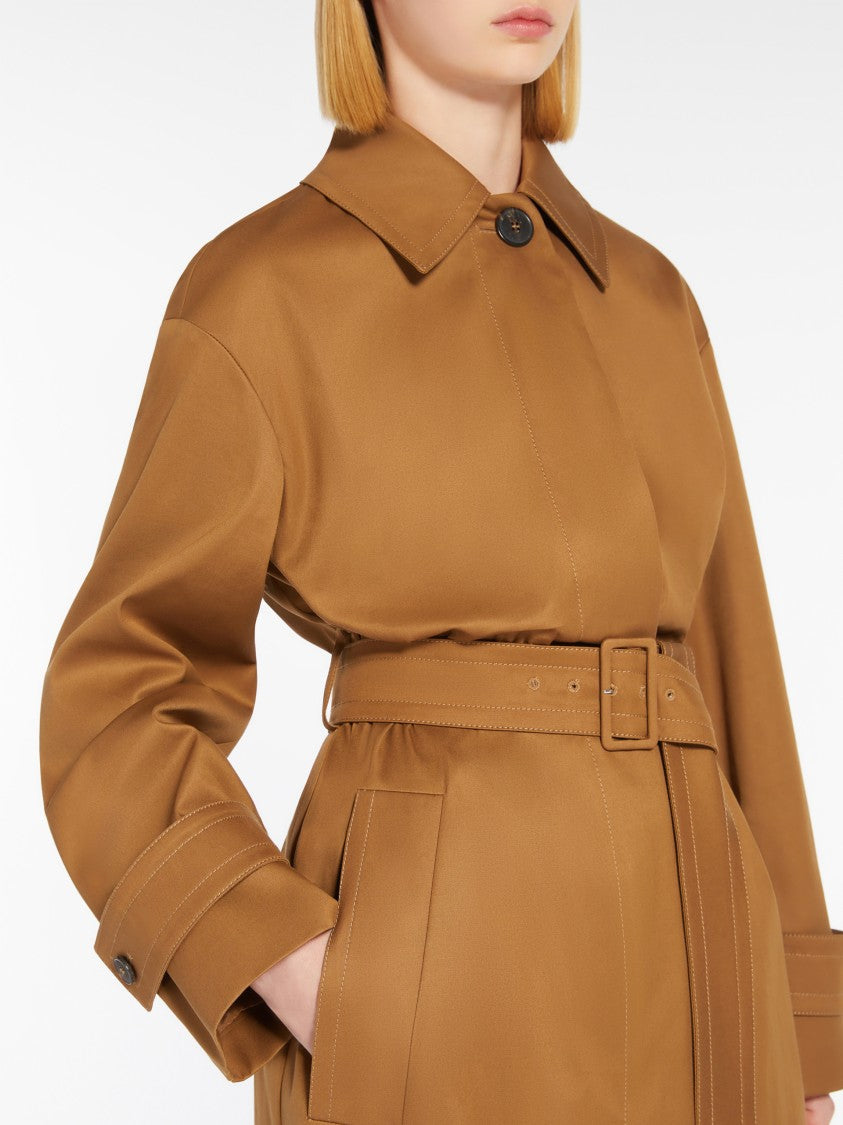 Max Mara Camel-Colored Long Coat With Classic Collar