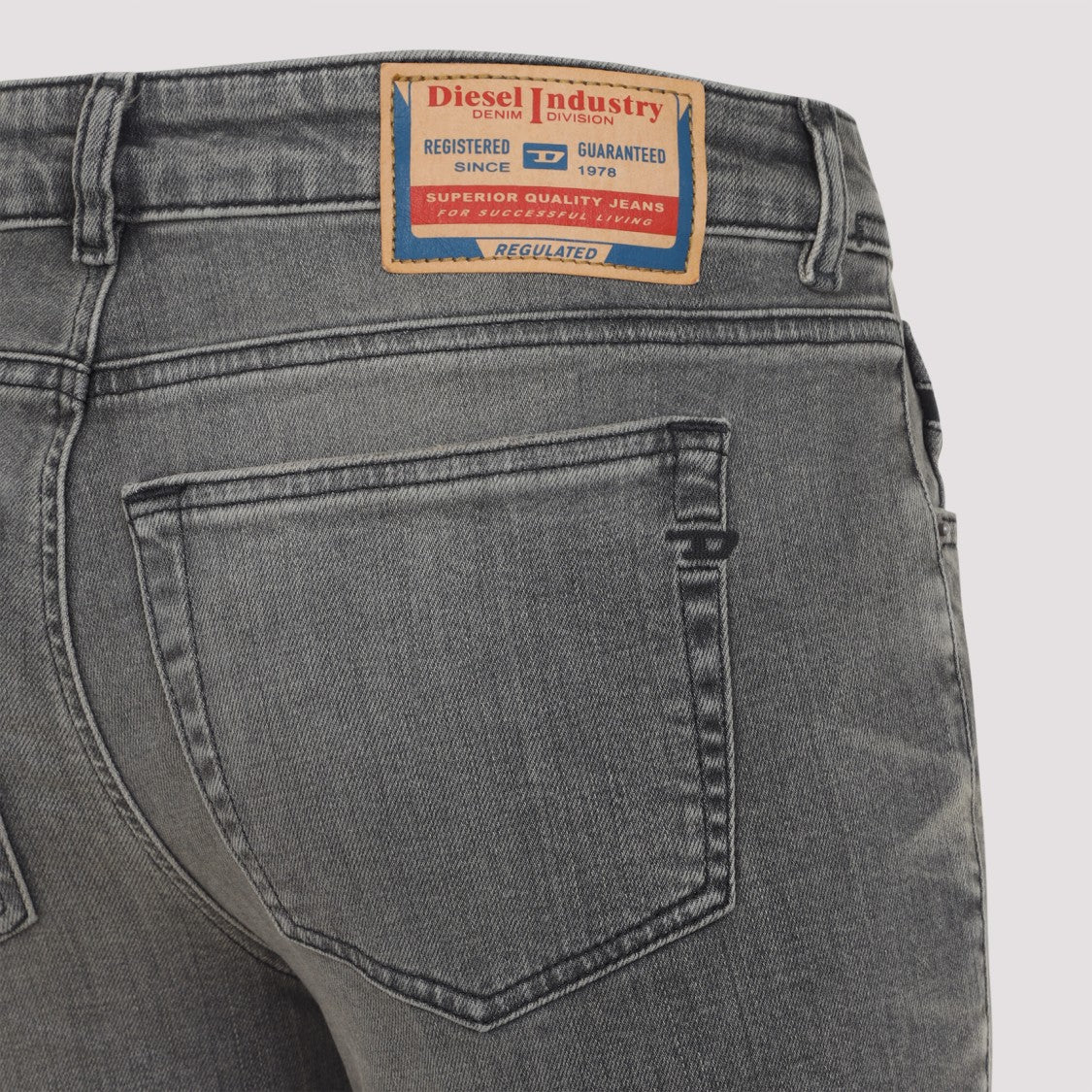 Diesel 1969 D-Ebbey Jeans