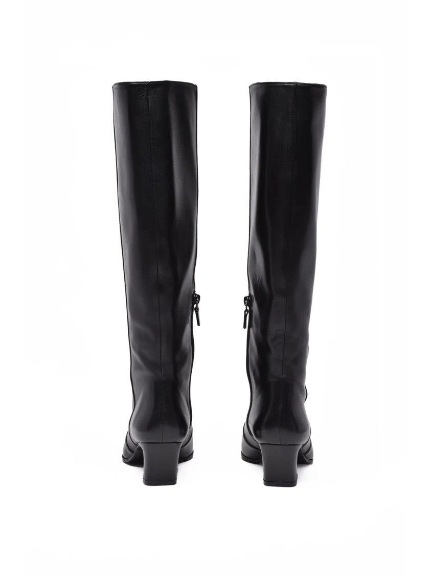 Stuart Weitzman Black Leather Pointed Boots