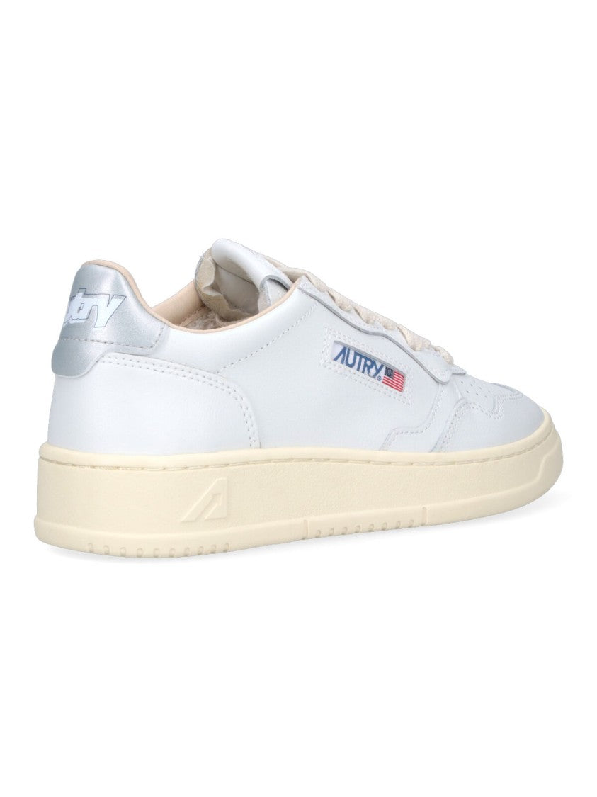 Autry "Medalist" Low Sneakers White