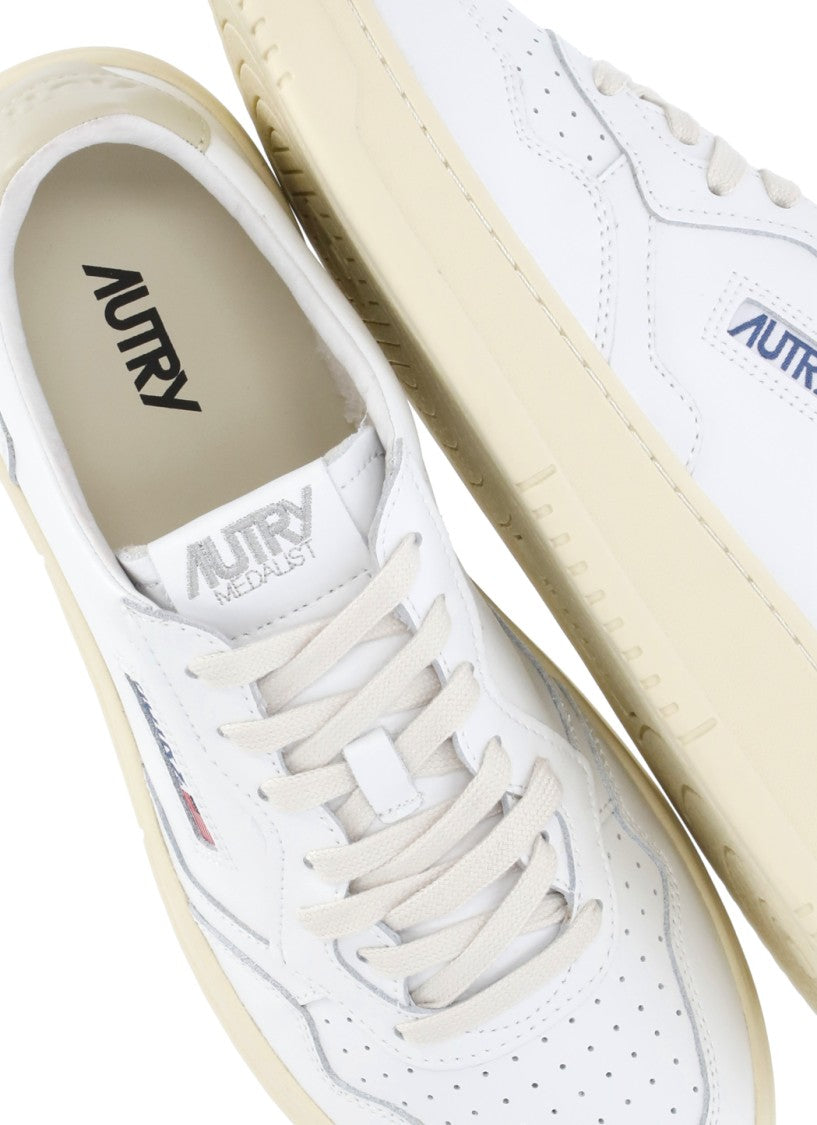 Autry Medalist Low Sneakers