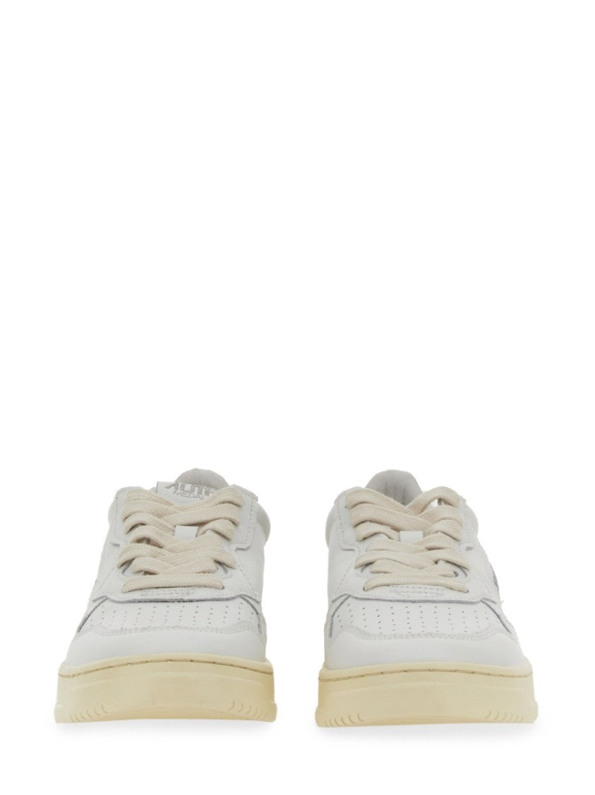 Autry Medalist Low Perforated Cow Leather Sneakers