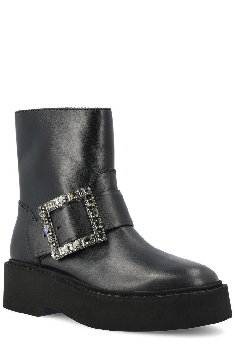 Roger Vivier Pointed Toe Black Boots With Moderate Heel And Streamlined Silhouette
