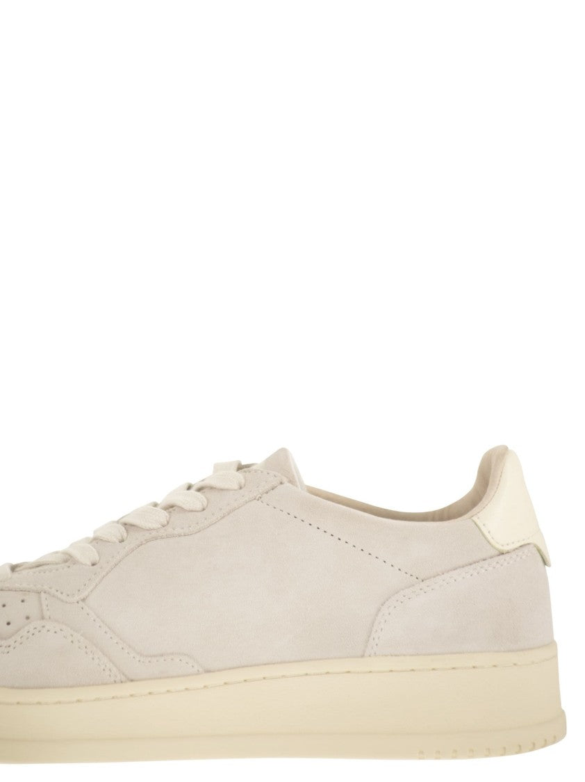 Autry Medalist Low - Suede Sneakers