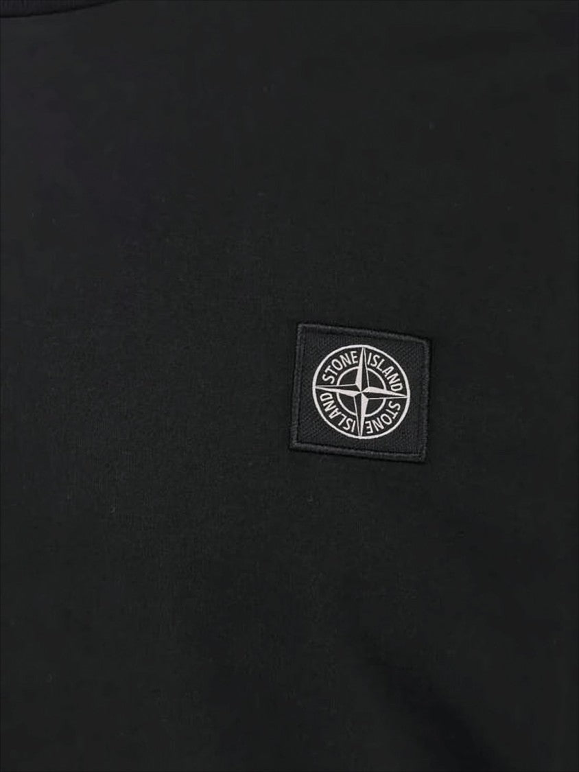 Stone Island Solid Black Short-Sleeved T-Shirt With Classic Crew Neckline