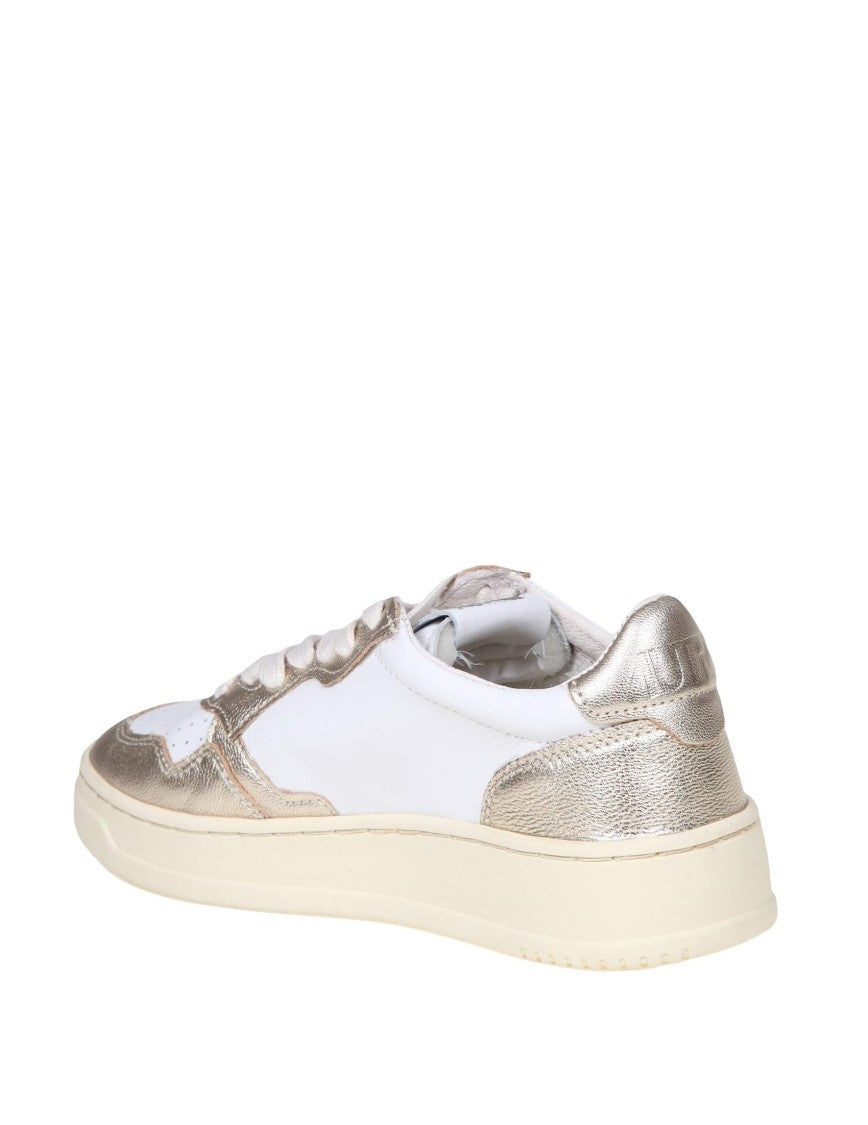 Autry Sneakers In White And Platinum Leather