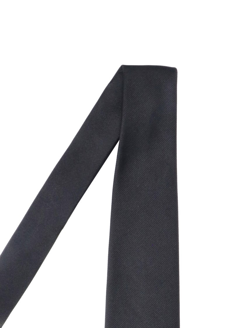 Tom Ford Adjustable Mulberry Silk Tie With Classic Pointed Tip
