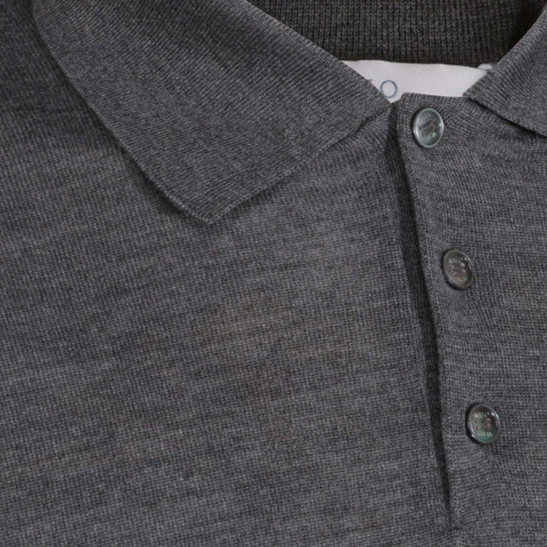 Malo Long-Sleeve Polo Shirt With Classic Collar And Fitted Silhouette