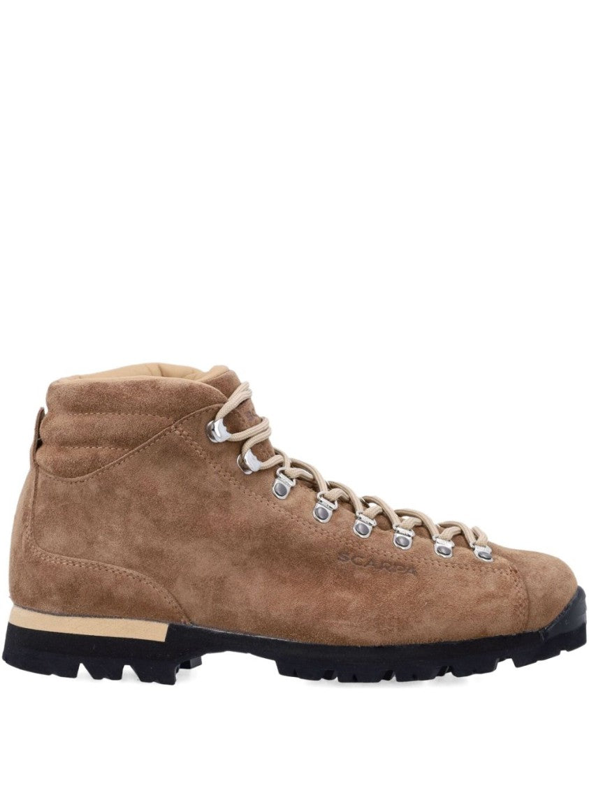 Scarpa Suede Minimalist Mid-Top Sneakers