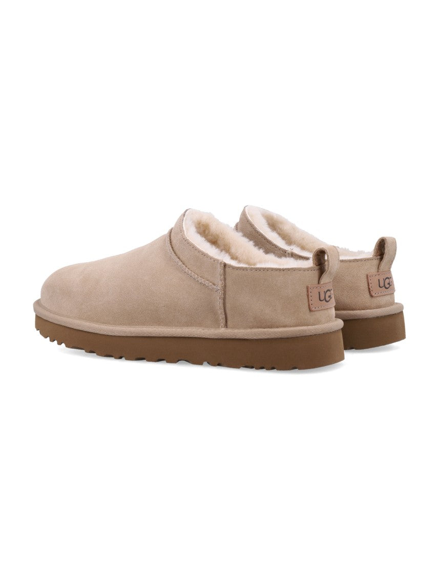 Ugg Short Suede Ankle Boots With Shearling Lining And Pull Tab