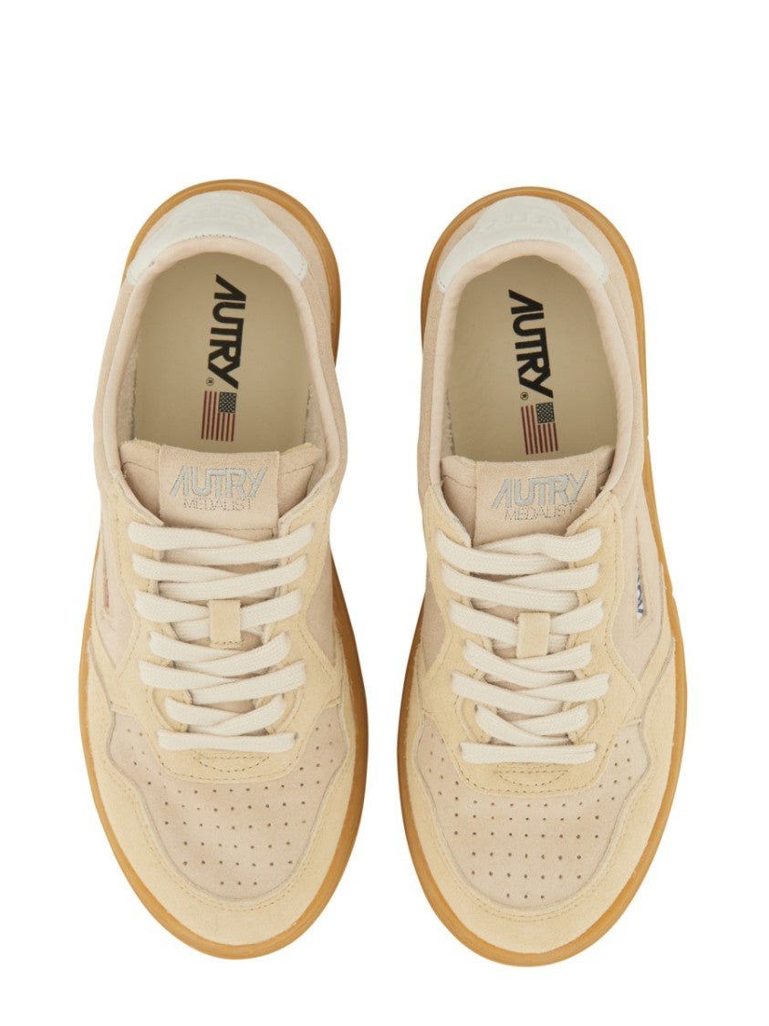 Autry "Medalist Low" Sneaker