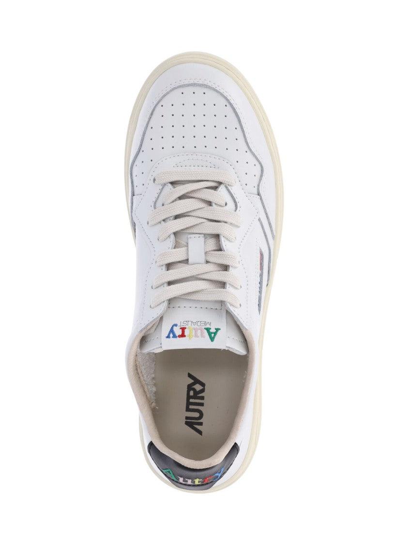 Autry Rounded Toe Low-Top Sneakers With Multicolor Logo