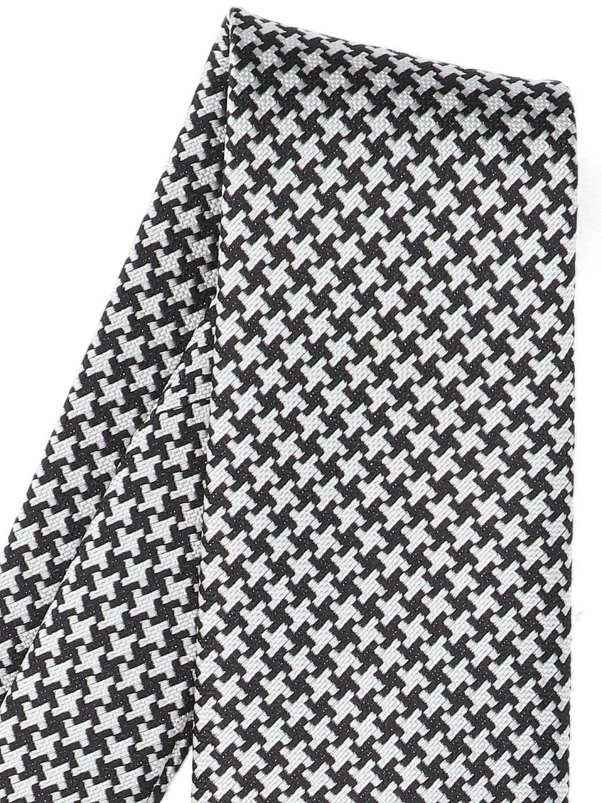 Tom Ford Houndstooth Pattern Necktie With Textured Fabric