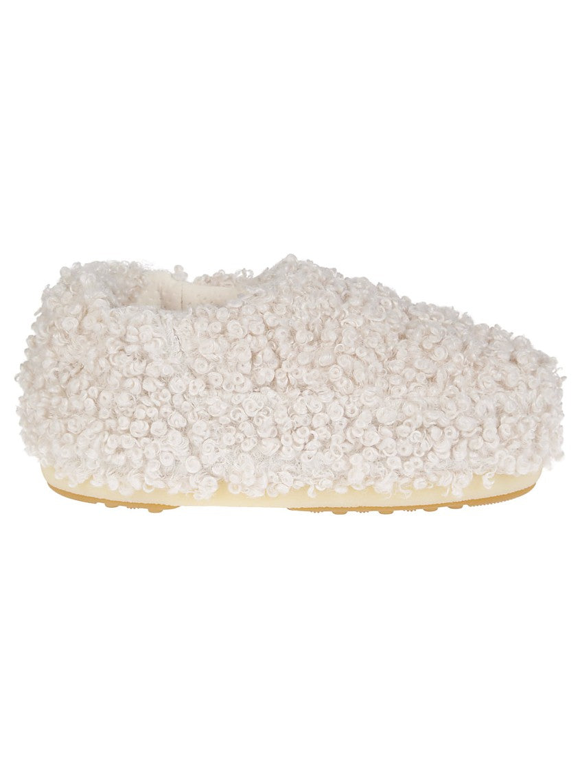 Moon Boot Band Faux Curly Sandal