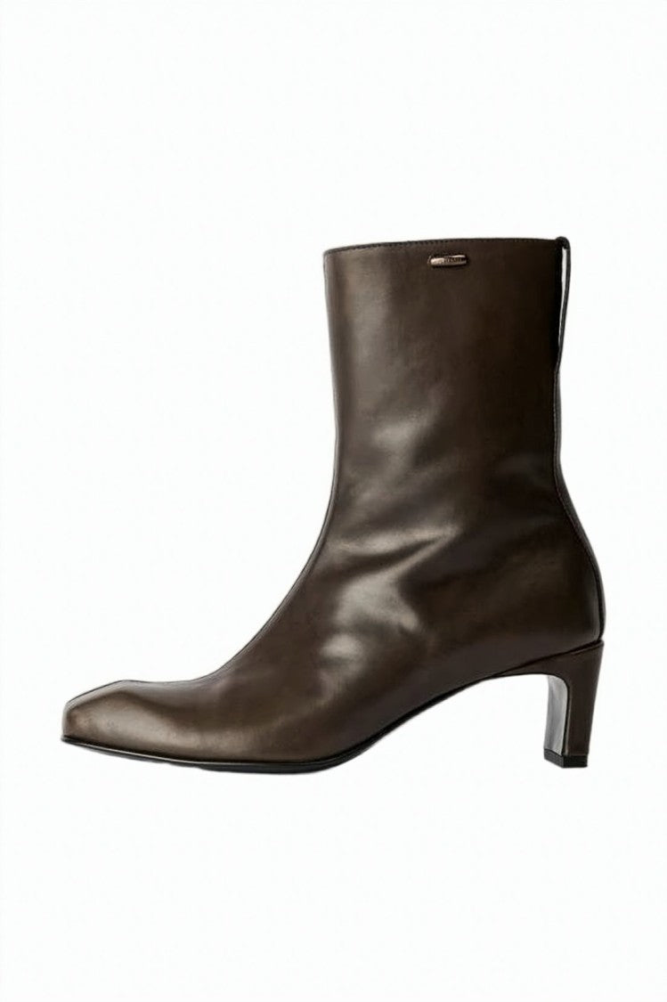 Our Legacy Smooth Calf Leather Ankle Boots With Pointed Toe