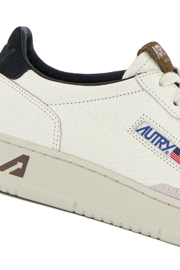 Autry Medalist Lowleat Elep Bk Pinecone Sneakers