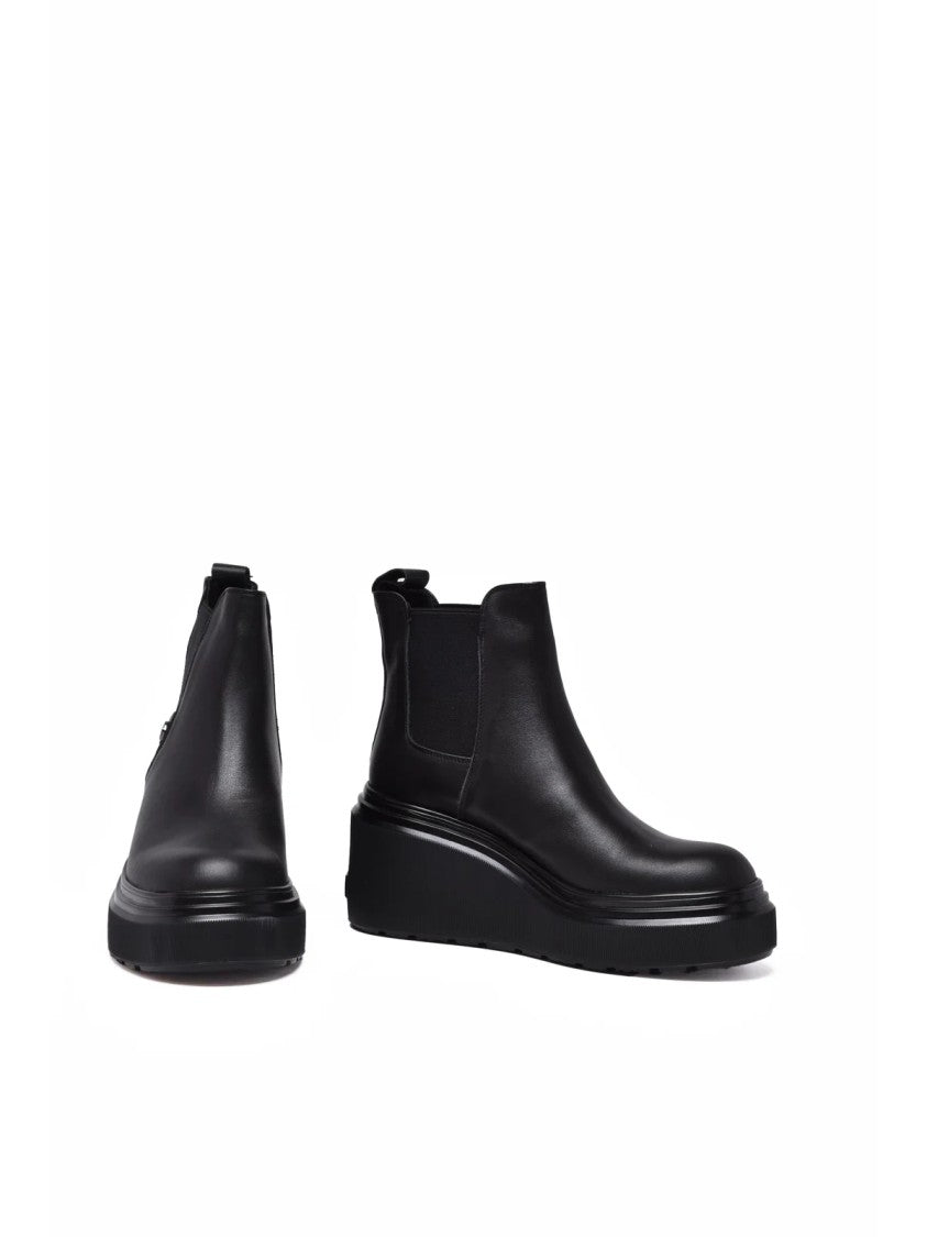 Janet & Janet Black Leather Wedge Ankle Boots