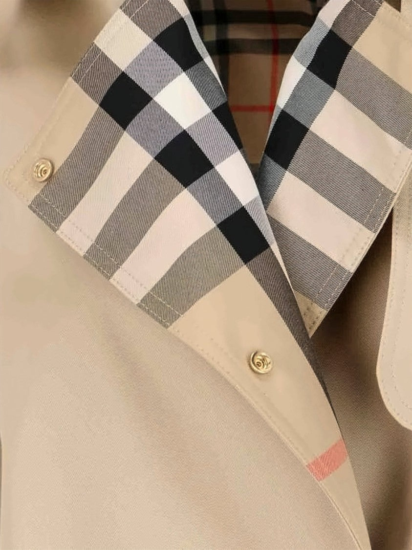 Burberry Classic Beige Cotton Trench Coat With Structured Silhouette