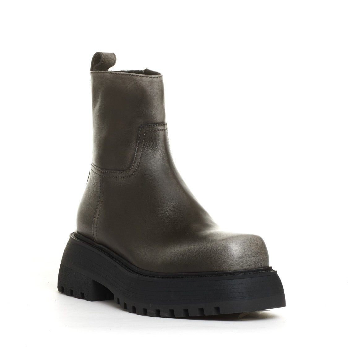 3Juin Thick Sole Washed Leather Boots With Zipper Closure