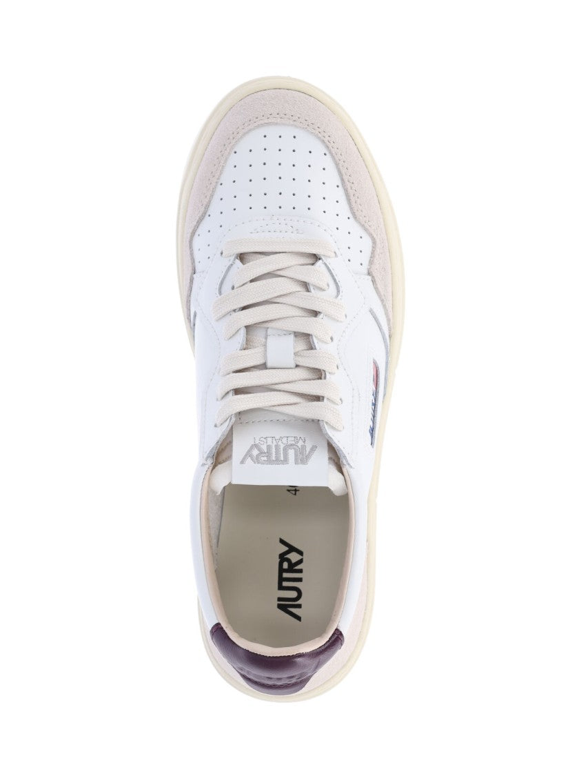 Autry Rounded Toe Low-Top Sneakers With Multicolor Logo
