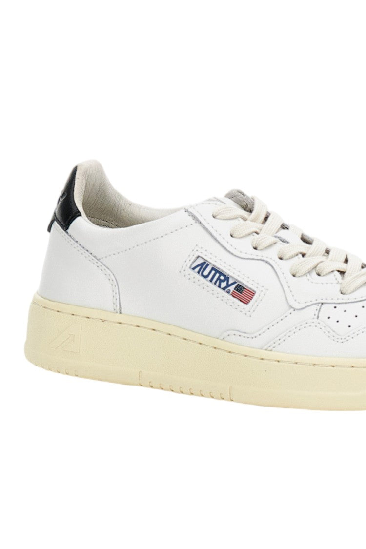 Autry White Medalist Low Vintage Leather Low-Top Sneakers
