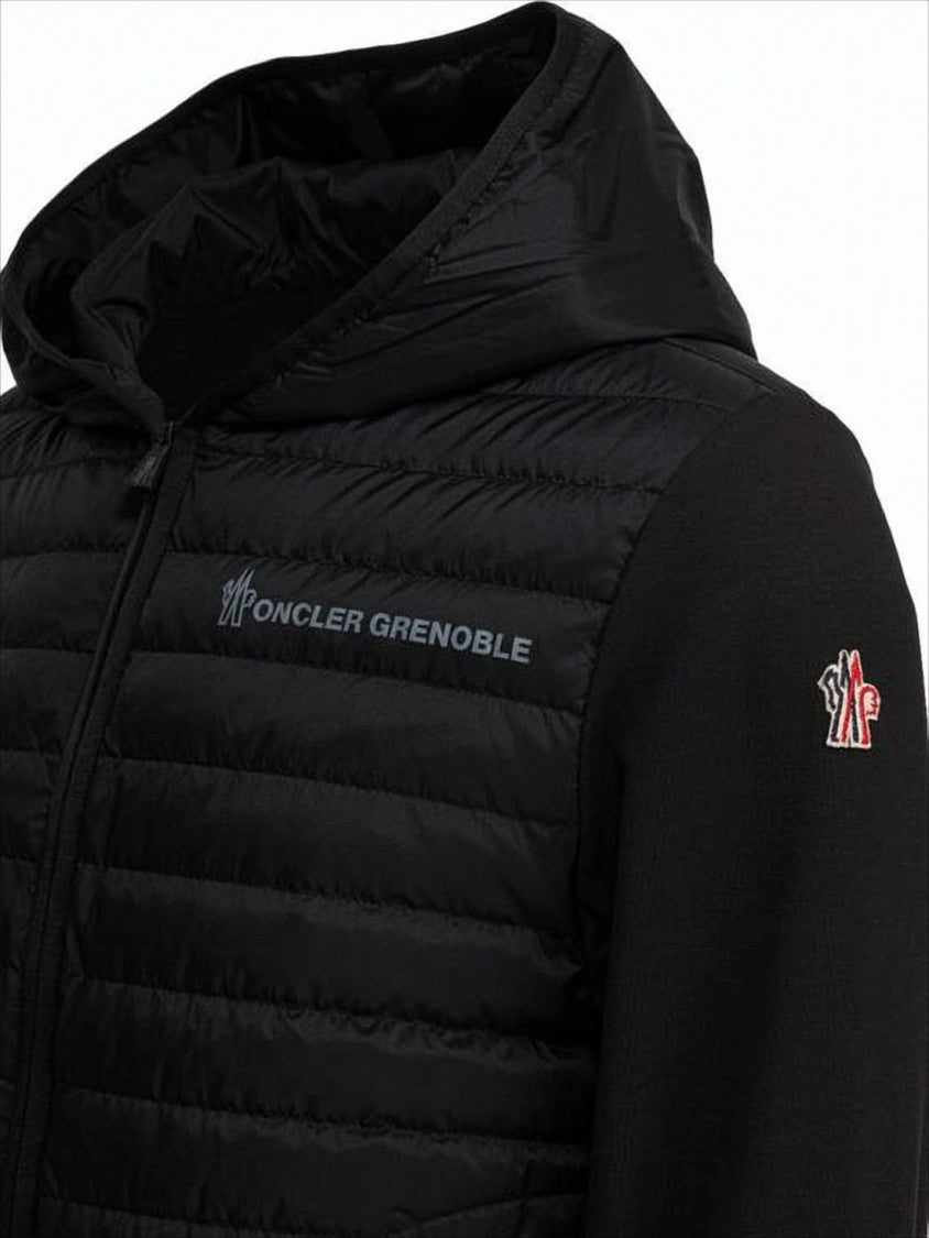 Moncler Quilted Paddedjacket With Hood And Zippered Closure