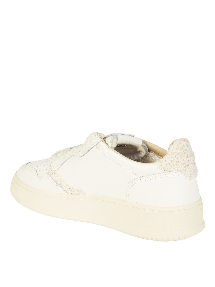 Autry White Medalist Low Mj01 Sneakers
