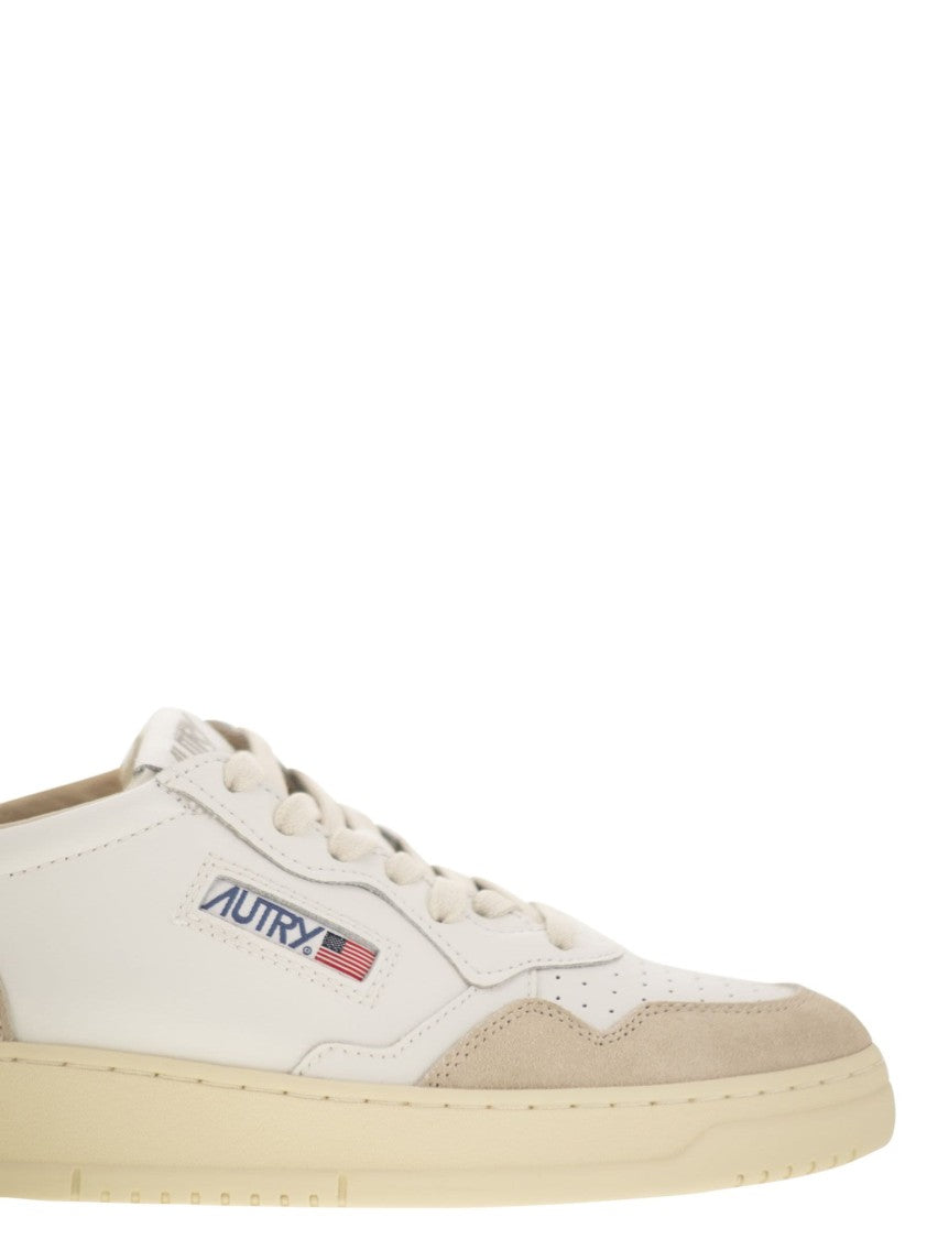 Autry Medalist Low - Leather And Suede Sneakers